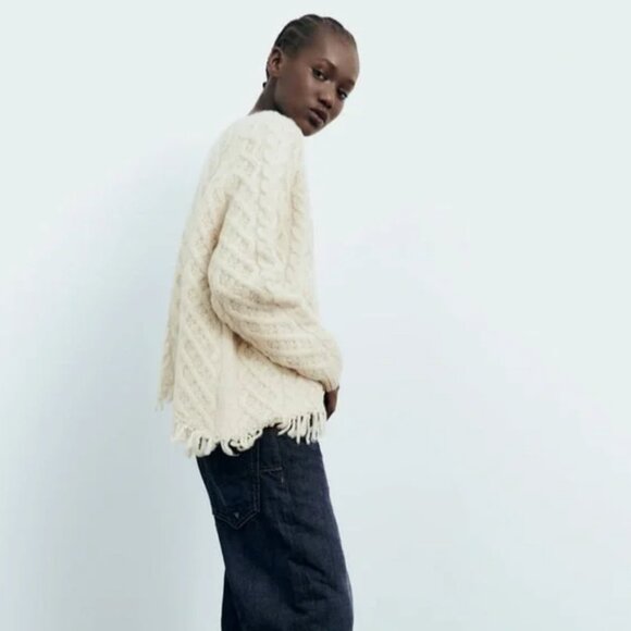 Zara Ivory Cable Knit Sweater with Fringe. Asymmetrical - Picture 3 of 14